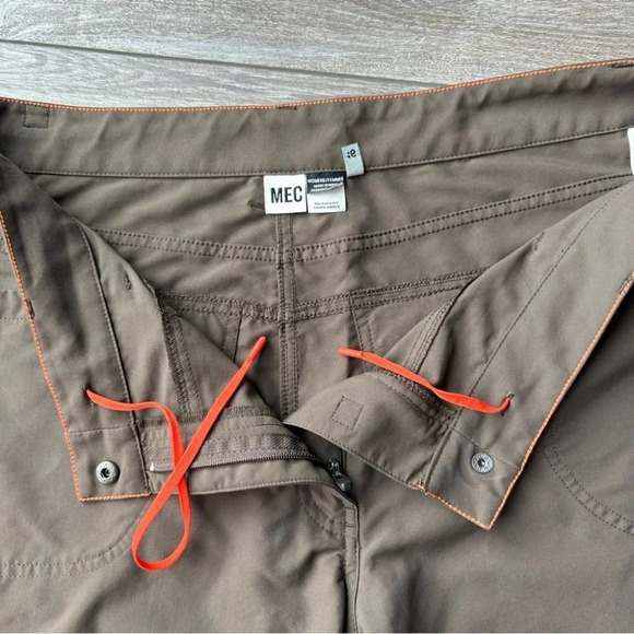 Mec Mountain  Equipment Co-op Relaxed Fit High Rise Brown Shorts - Picture 7 of 13